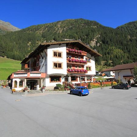 Hotel Alpenhof Pitztal St. Leonhard im Pitztal Exterior foto