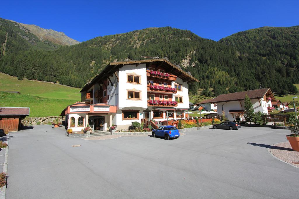 Hotel Alpenhof Pitztal St. Leonhard im Pitztal Exterior foto