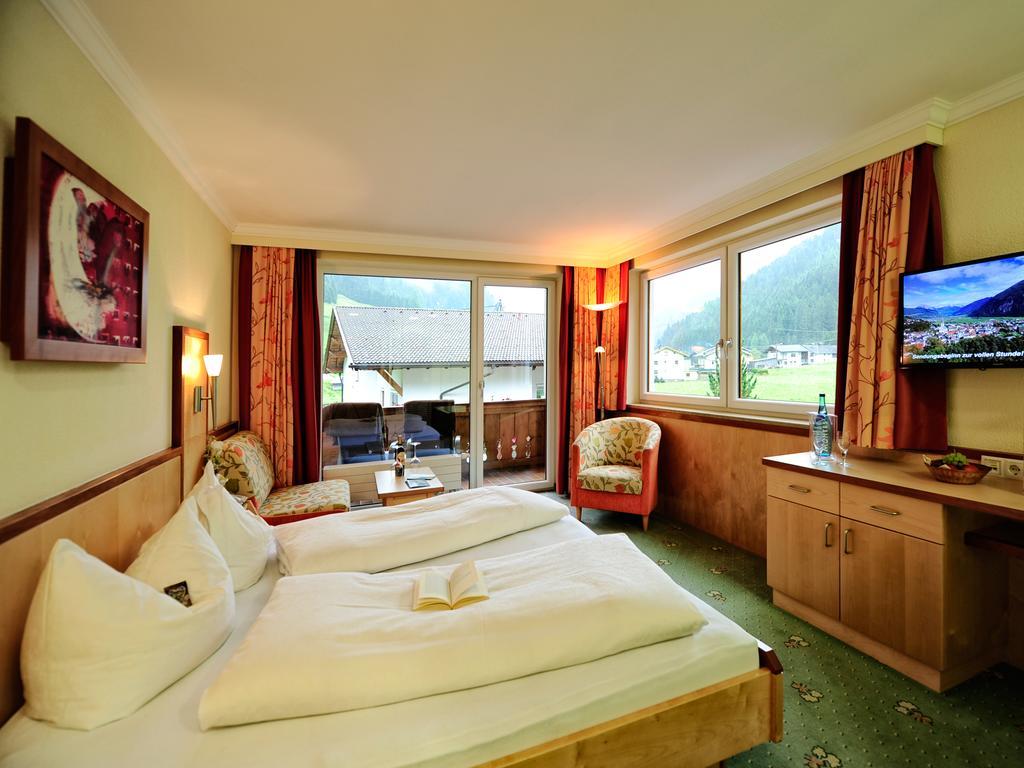 Hotel Alpenhof Pitztal St. Leonhard im Pitztal Exterior foto