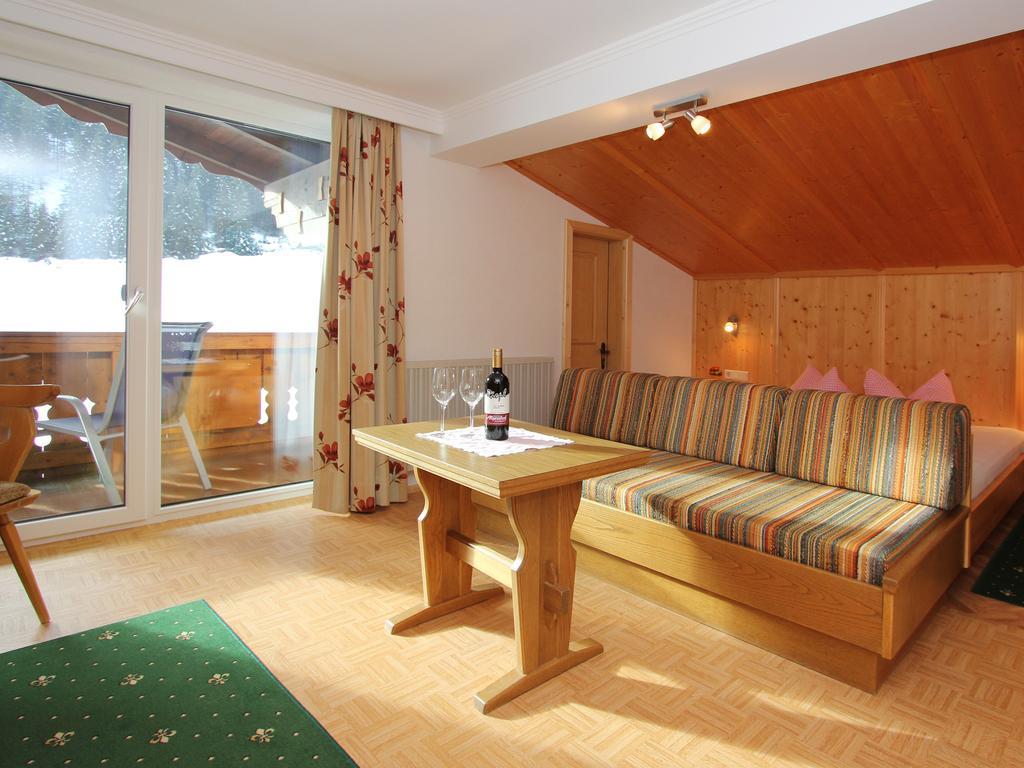 Hotel Alpenhof Pitztal St. Leonhard im Pitztal Exterior foto
