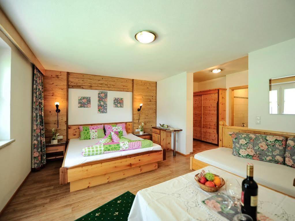 Hotel Alpenhof Pitztal St. Leonhard im Pitztal Exterior foto