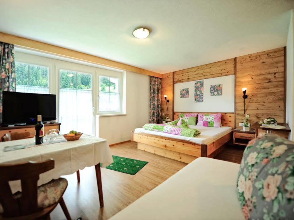 Hotel Alpenhof Pitztal St. Leonhard im Pitztal Exterior foto