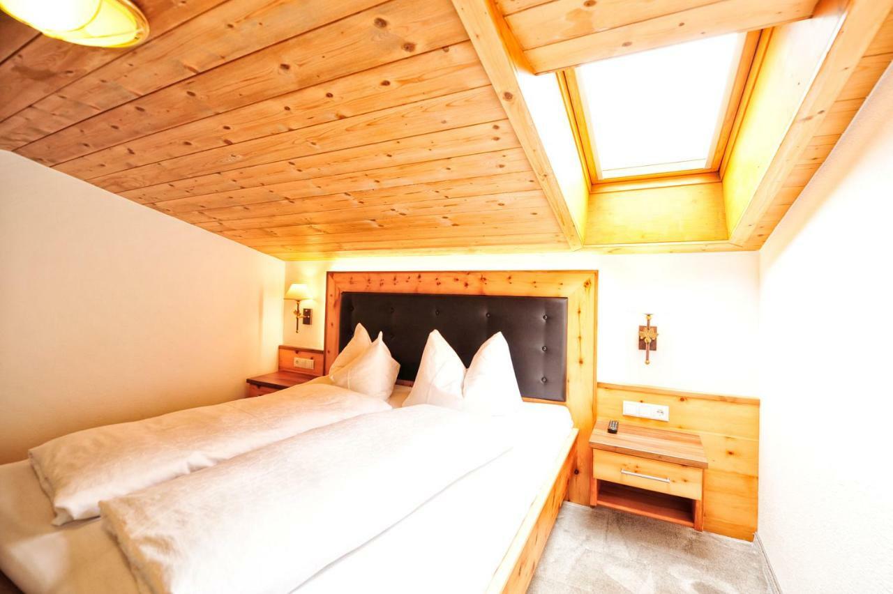 Hotel Alpenhof Pitztal St. Leonhard im Pitztal Exterior foto